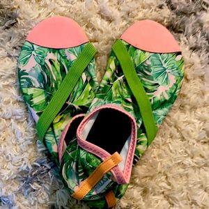 Green Leaf and Pink tip Water Shoes for Girls